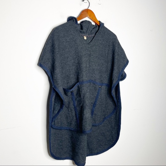 Anthropologie Moth Jolas Hooded Cape Poncho Gray 100% Wool Size S/M - Picture 6 of 13